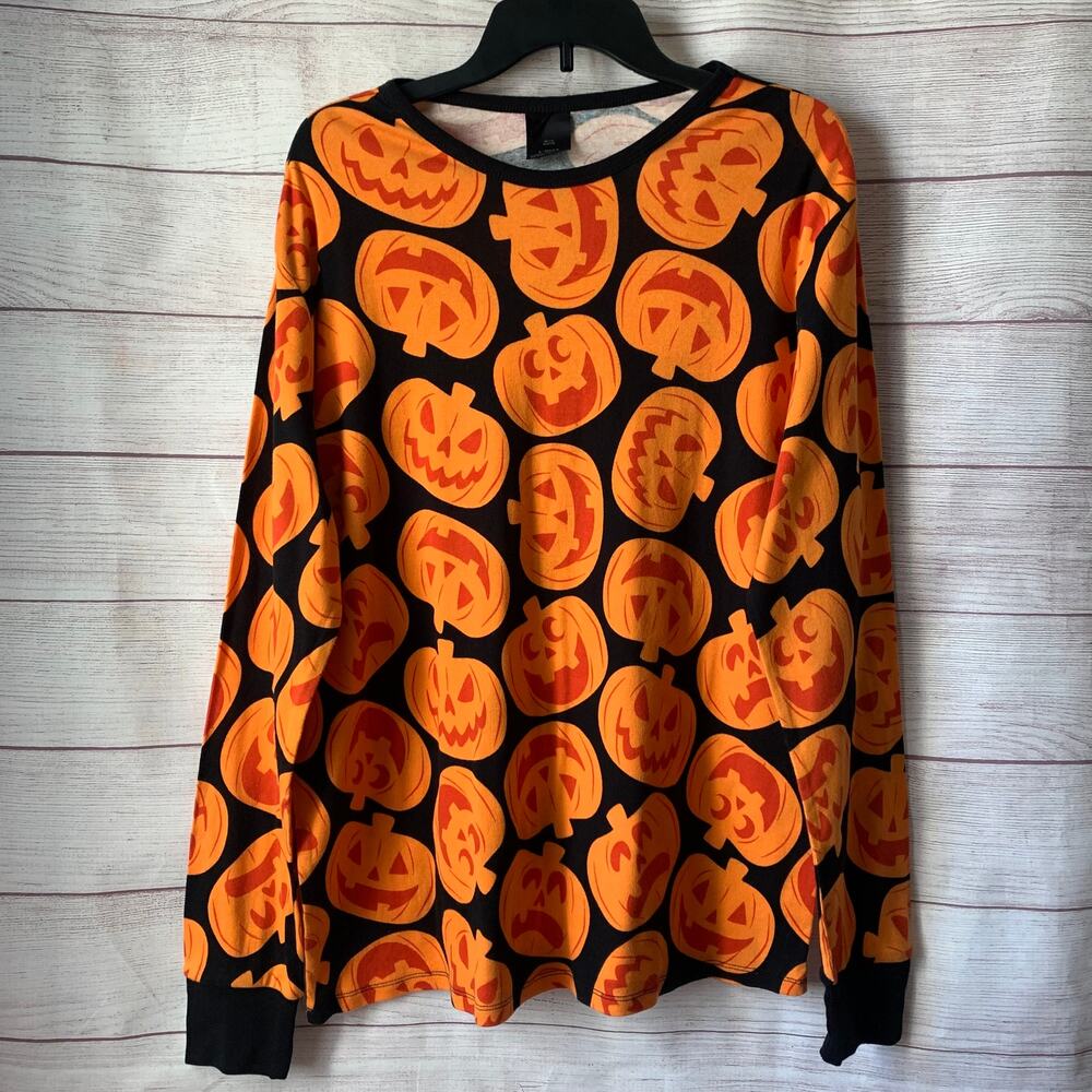 Hyde and EEk! Men's Pumpkin Pajama Top Jack-O-Lantern Sleepwear Shirt Size LARGE